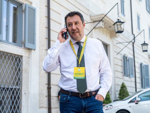 Spunta il dossier russo per infangare Matteo Salvini. Alla sinistra non bastano neanche le smentite