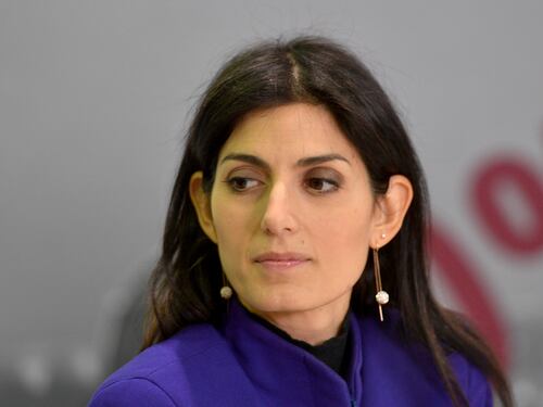 Raggi verso il dietrofront su Fontana di Trevi