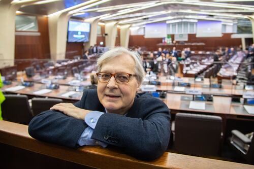 Vittorio Sgarbi contro gli eco-teppisti: andrebbero rinchiusi