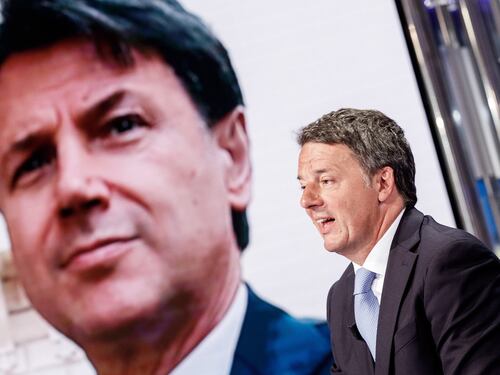 Porta a Porta, Matteo Renzi attacca Conte: "Ha mentito al Copasir". Il Russiagate si abbatte sul M5S