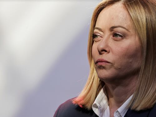 Dazi, “preoccupati, ma niente panico”. Meloni e l’idea della task force: il governo a caccia di soluzioni