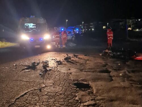 Ardea, scontro con un fuoristrada: motociclista muore sul colpo