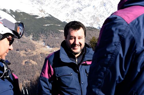 Il governo avverte i sindaci ribelli. Salvini: traditori, non arretro