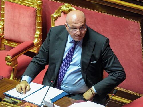 Dossieraggio, “mondo grigio mina le istituzioni”. Crosetto teme la manovra anti-governo