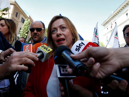 Meloni: "Vergognosa l'ipotesidi alzare l'Iva sul turismo"