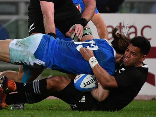 Gli All Blacks schiacciano l'Italia