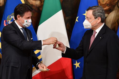 M5S, Conte e il complottone: “La caduta del mio governo fu voluta da Draghi e ambienti finanziari”