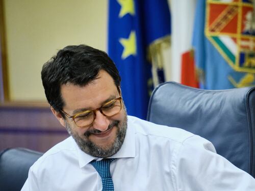 Salvini svela l'ennesima beffa di Conte: "Irpef e Ires rinviate di 20 giorni, gli italiani non sono scemi"