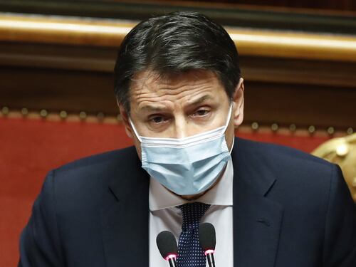 Giuseppe Conte scrive la parola fine sul Movimento 5 Stelle di un tempo: addio al tetto del doppio mandato