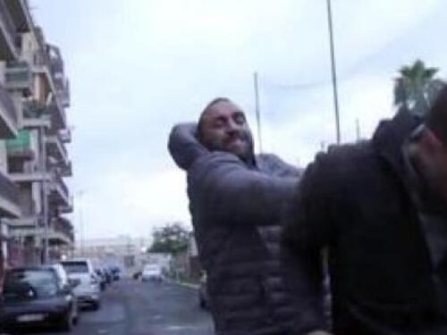 "Il Campidoglio dà la casa popolare allo zio di Roberto Spada", è bufera sulla Raggi