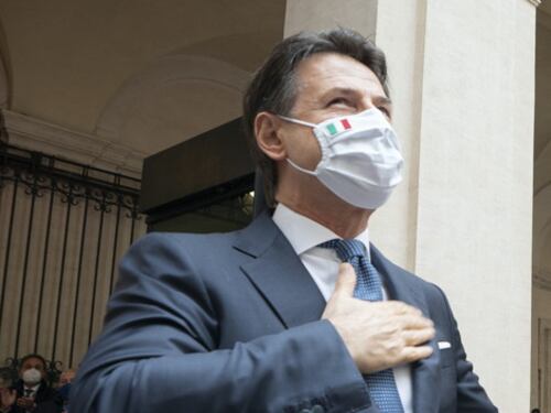 Con Giuseppe Conte i migranti sbarcavano "soverchio". Così prova a incantare Letta e Bettini