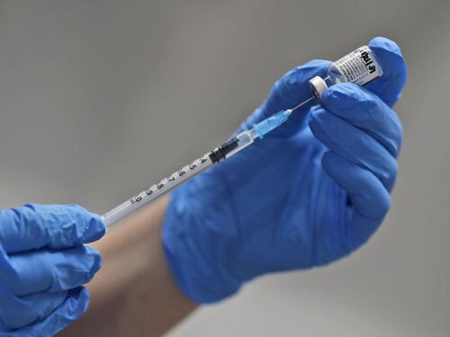 Coronavirus, di notte arriva la mail della Asl per il vaccino contro il Covid