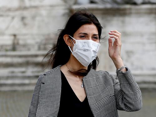 Tre indizi per un incubo: Virginia Raggi ricandidata