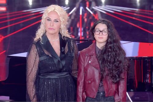 C'è posta per te leader in prima serata, tallonato da The Voice Kids. De Martino supera Gerry Scotti