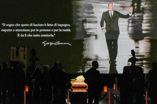 Giorgio Armani, Milano rende omaggio al Re. Lopez: "Sobrietà controcorrente"