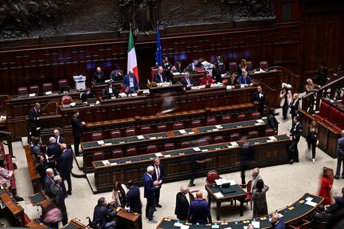 Dl sicurezza, ok definitivo Camera. E la sinistra canta Bella Ciao