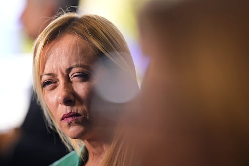Manovra, tre miliardi in più da Meloni per la sanità. Ma per la sinistra è un taglio