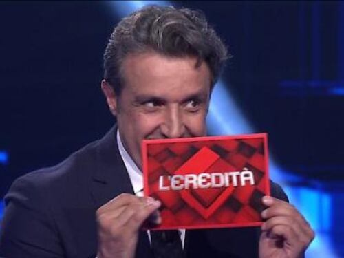 Scena muta e strafalcioni in serie, che imbarazzo a L'Eredità