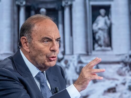 Confronto Rai solo tra Meloni e Letta, bufera su Porta a Porta