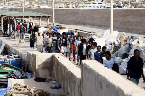 Migranti, le toghe rosse scendono in campo contro il "regime"