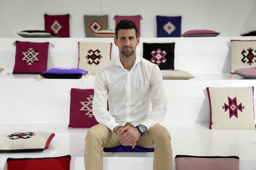 Novak Djokovic fa litigare il governo. Scontro sul green pass nel tennis