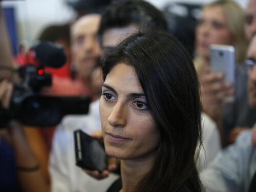 Processo Marra, la difesa rinuncia alla Raggi: non testimonierà al processo