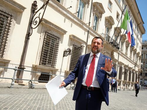 Matteo Salvini: "Vediamoci, altrimenti il ddl Zan finisce male". Ma Enrico Letta rifiuta la mediazione