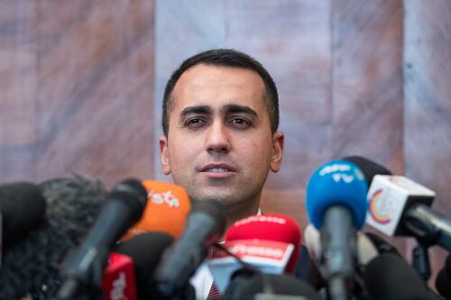 Di Maio chiede aiuto ai grillini: "Votate sul mio ruolo di capo"