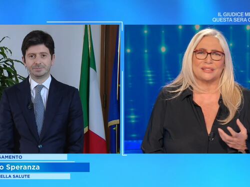 Roberto Speranza spiazza tutti a Domenica In: come sarà la nostra estate. E Mara Venier gli manda baci