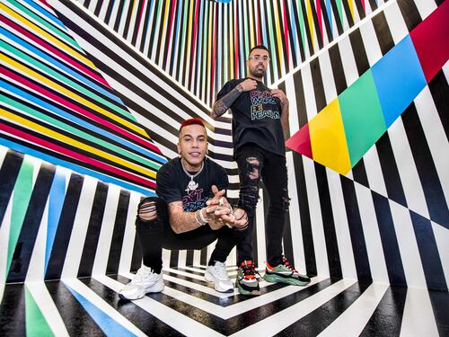 Sfera Ebbasta apre il ristorante "Healty Color" a Roma con Petagna e Burlon