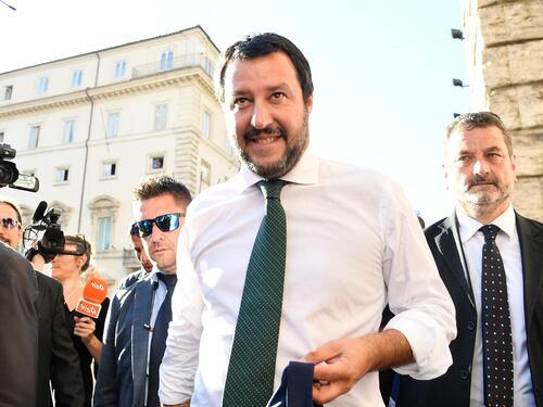 Salvini: "Savona al posto giusto per ricontrattare le regole Ue"