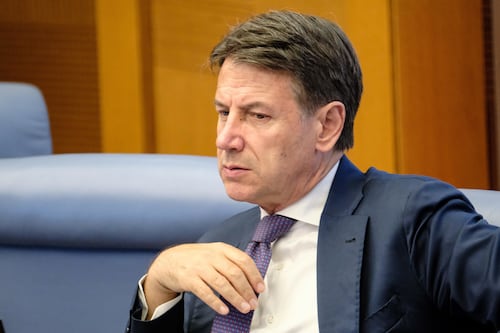 Covid, Conte si dimette ma è solo l'ultima furbata. Data della Commissione da stabilire
