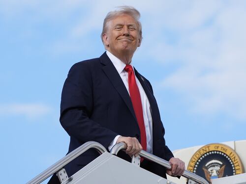 Usa, c'è l'accordo su TikTok. Trump non nomina l'app ma annuncia: "I giovani saranno felici"