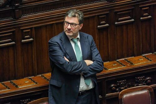Quando si può richiedere la carta acquisti: quali sono i requisiti, ecco chi ha diritto
