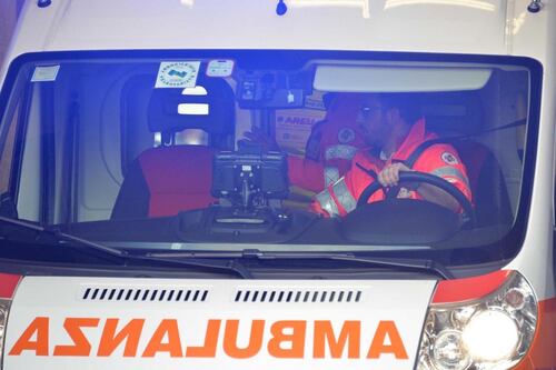 Ambulanze bloccate, malati a piedi