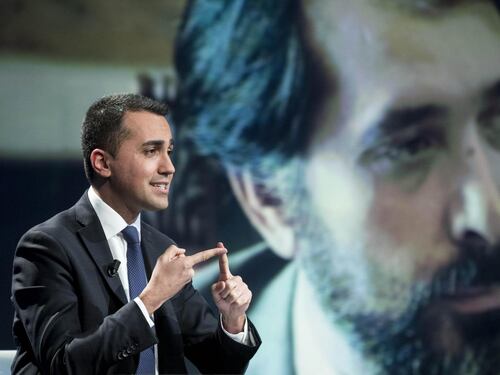 Bufera sull'sms scritto da Di Maio su Marra, Grillo attacca: Giornalisti killer