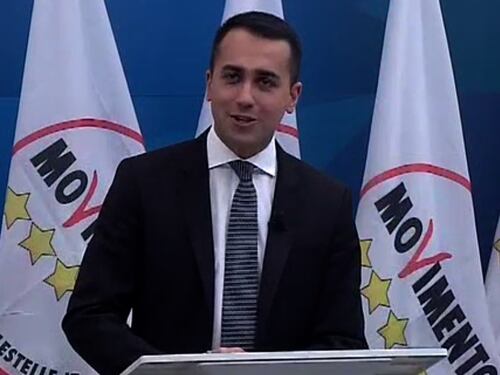 Di Maio cambia le regole M5S: via il tetto dei due mandati