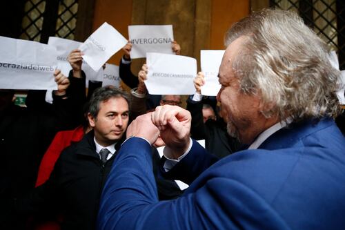 Giarrusso al comitato Antimafia. L'ex portavoce di Renzi: un oltraggio