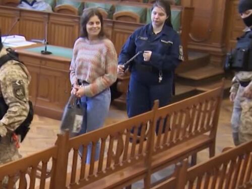 Ilaria Salis esce dal carcere: farà i domiciliari in albergo. Esultano Bonelli & Co.