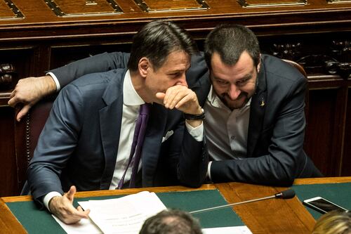 Il governo apre la trattativa con l'Ue. Salvini: "Non ci fissiamo sui decimali"