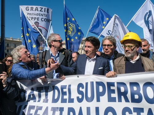 Superbonus, il governo pone la fiducia e il M5S rosica: “Scellerato”