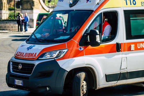 Milano: quindicenne accoltellato dopo aver difeso amico da una rapina al Bicocca