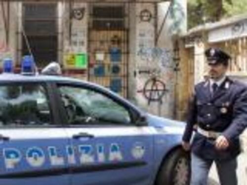 Sequestrato dagli usurai alla fermata dell'autobus