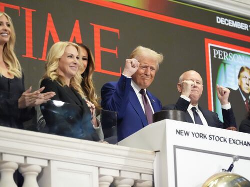 Meloni "persona e leader fantastica", Trump fa impazzire la sinistra