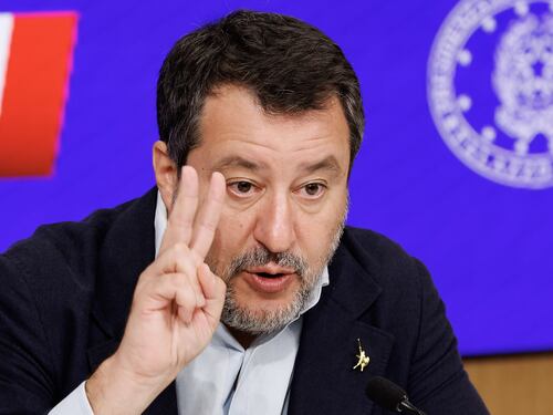 Salvini-Macron, i francesi si schierano con il leader della Lega: pioggia di commenti a sostegno