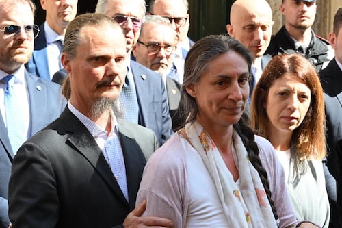 Famiglia del bosco, la relazione choc: gli effetti di abitudini, cibo e tv sui bambini