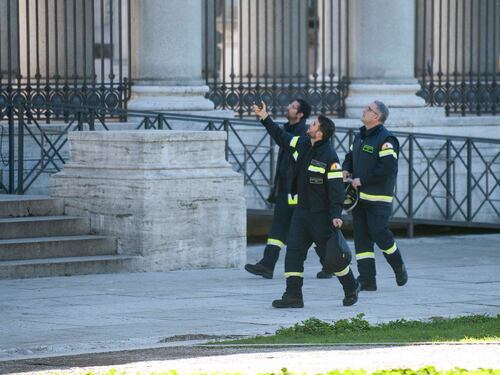 Trema anche Roma: crepe nei palazzi, riaperta la metro, tangenziale parzialmente chiusa