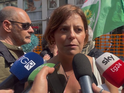 Ilaria Salis, l'uscita surreale: "Non ci faremo sparare addosso dai fascisti"