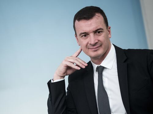 Il Movimento 5 Stelle rischia l’implosione e Rocco Casalino fugge sulla costiera amalfitana al ristorante dell'hashtag