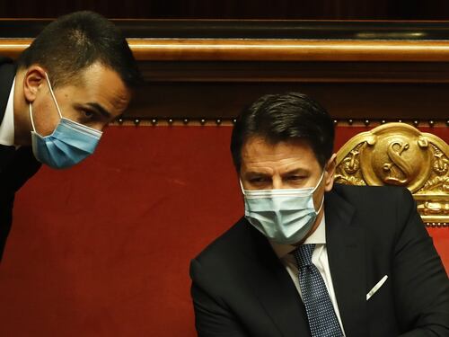 Altro schiaffo a Giuseppe Conte, la minaccia bomba del M5S a Mario Draghi: "Se continui così niente Quirinale"